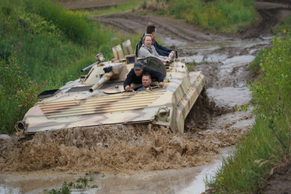 BMP Schützenpanzer selbst fahren - Dreier Schnäppchen