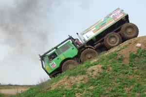 Die Abfahrt vom Feldherrenhügel im Zentrum des Offroadkessels ist ein Spektakel.