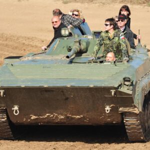Panzer-Mitfahrt BMP Schützenpanzer