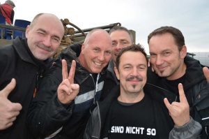 Raymond mit Freunden beim Panzer fahren T55 in Landsberg